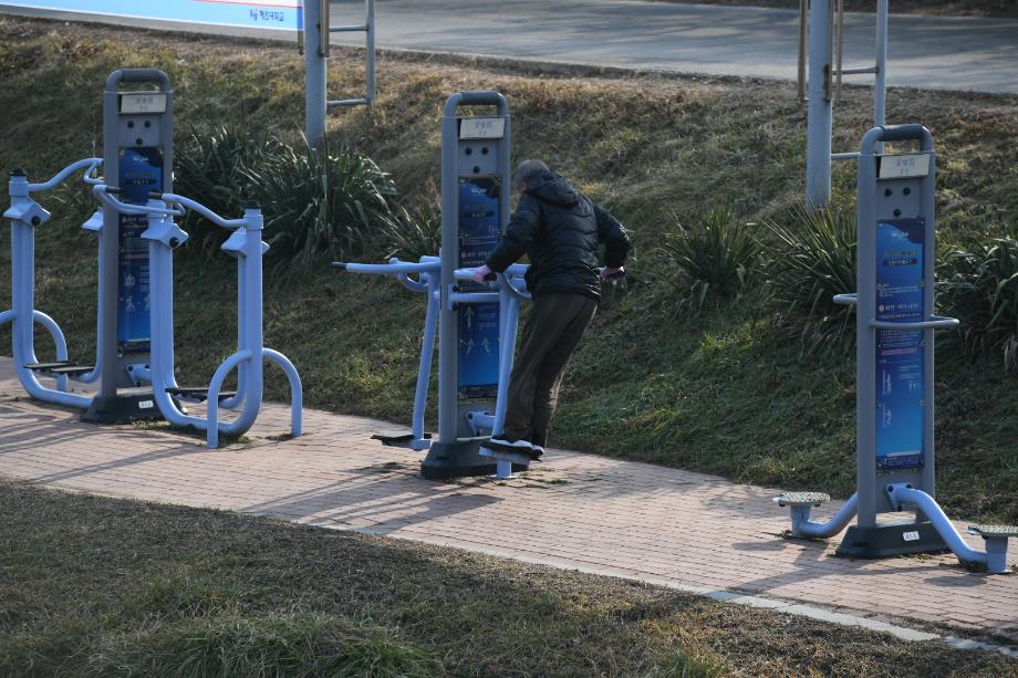 홍성군, 야외 운동기구 체계적 관리 ‘팔 걷어’ 이미지