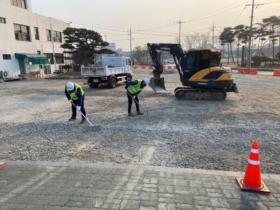 홍성군, 청사 환경정비 ‘해빙기 안전사고 예방’ 이미지