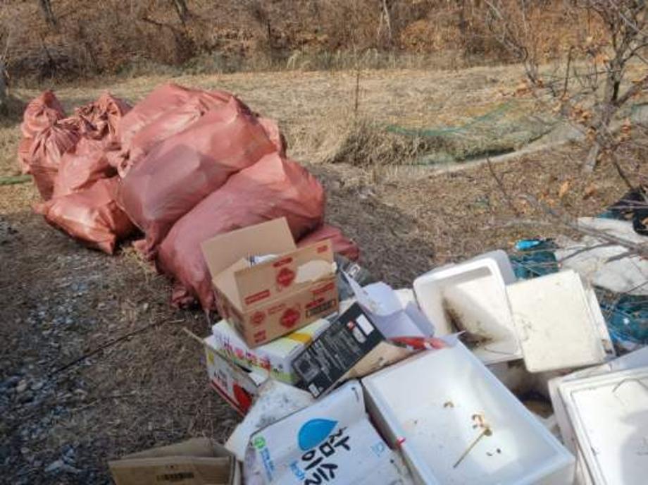 홍성군 갈산면, 복지사각지대 쓰레기더미집 청소 이미지