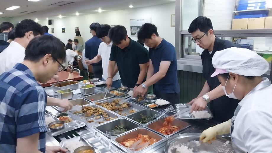 홍성군, 메기 시식회로 지역 양식어가 지원 나서 이미지