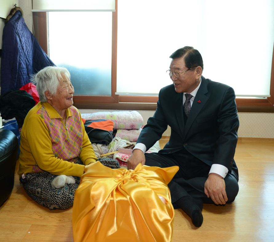 홍성군, 따뜻한 사랑의 손길 나눔 운동 곳곳 전개 이미지