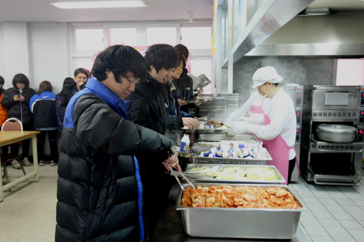 홍성군, 아이들을 생각하는 안전한 먹거리 제공한다 !! 친환경 로컬푸드 학교급식 센터 이미지