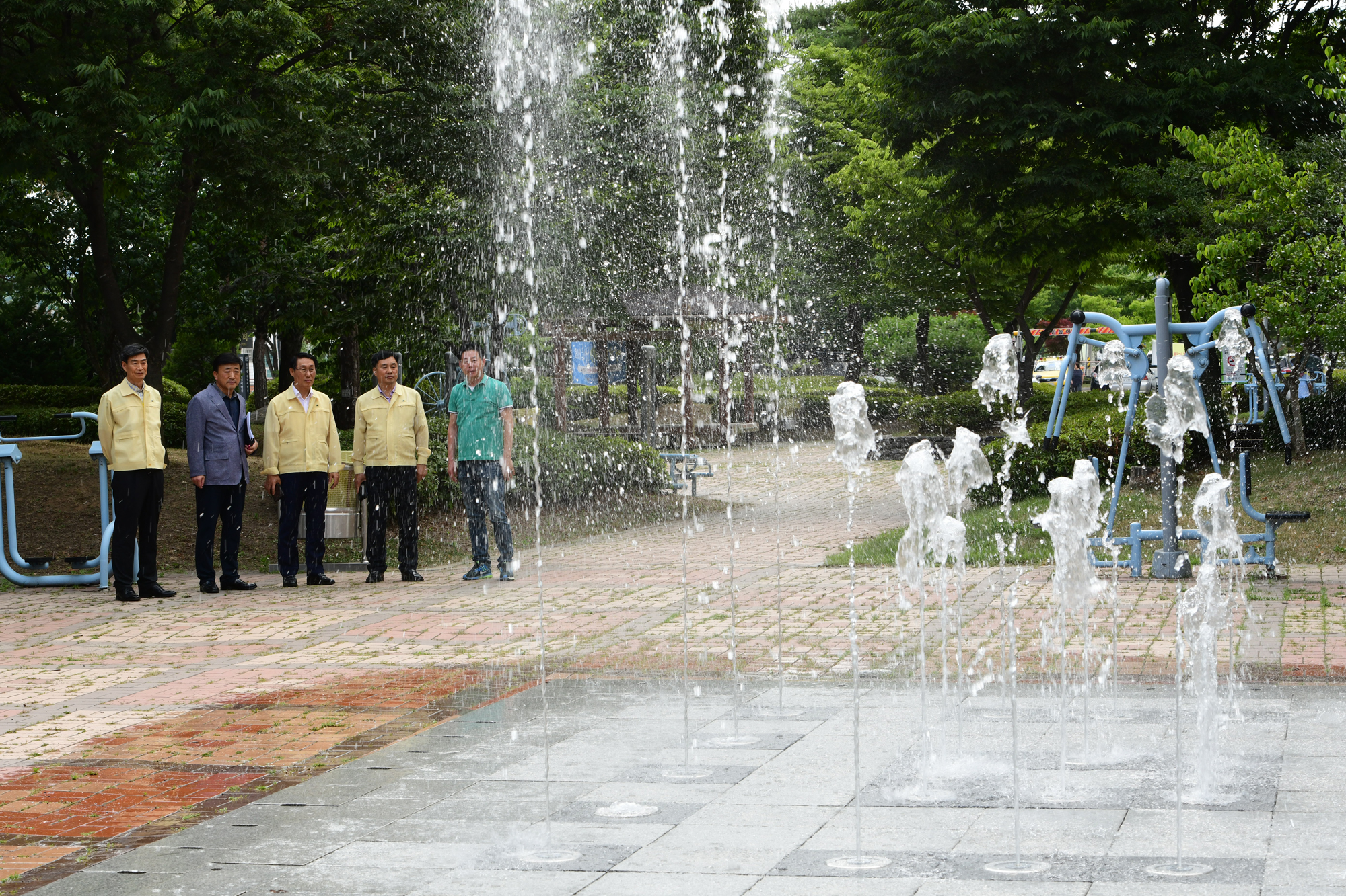 홍성군, 도시공원 내 ‘신개념 폭염쉼터’ 본격 가동! 이미지