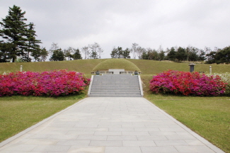 Khu mộ Hong Ju Wui Sa ở Hong Sung