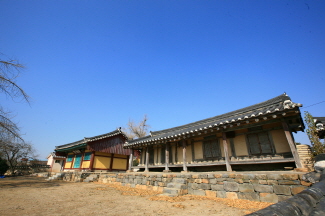 Hongju Hyanggyo (Confucian School)